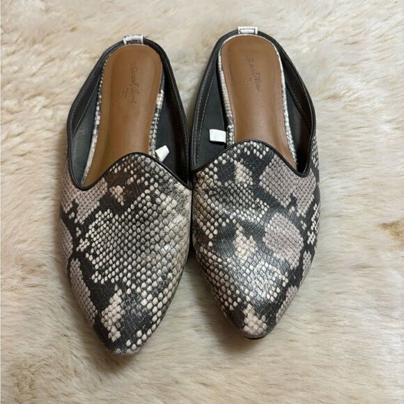 Universal Thread Faux Snakeskin Flats Women's Slip On Shoes Size 9 - Picture 5 of 9